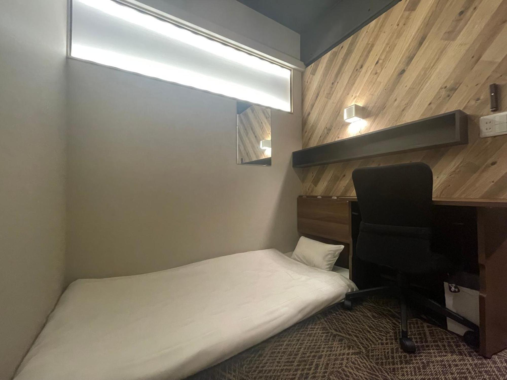 Capsule Hotel Continue Nijojokita Кіото Екстер'єр фото