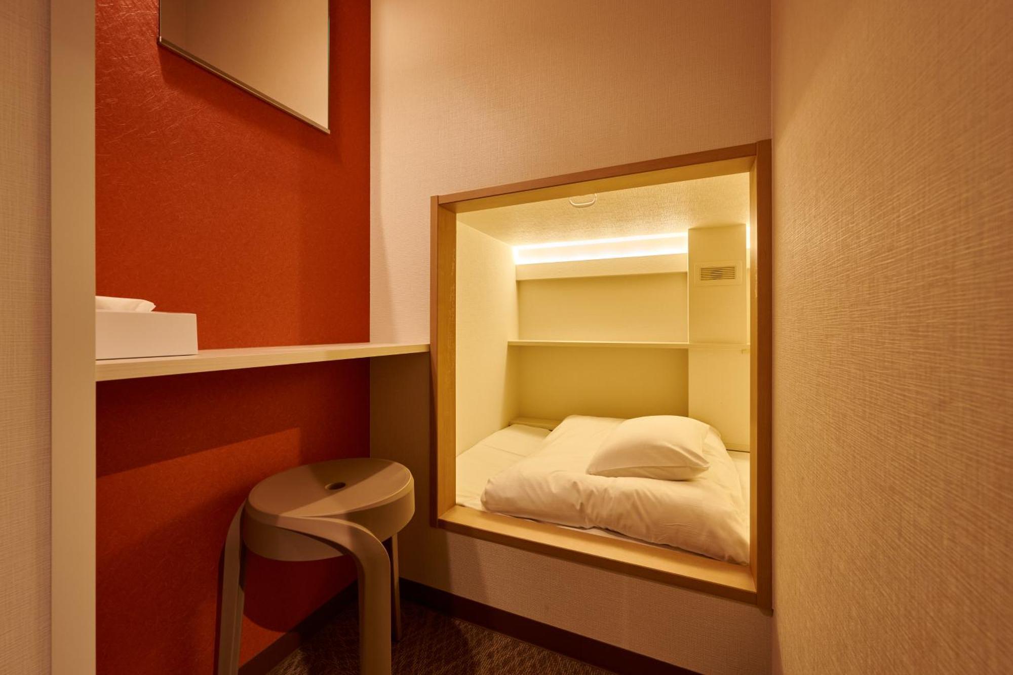 Capsule Hotel Continue Nijojokita Кіото Екстер'єр фото