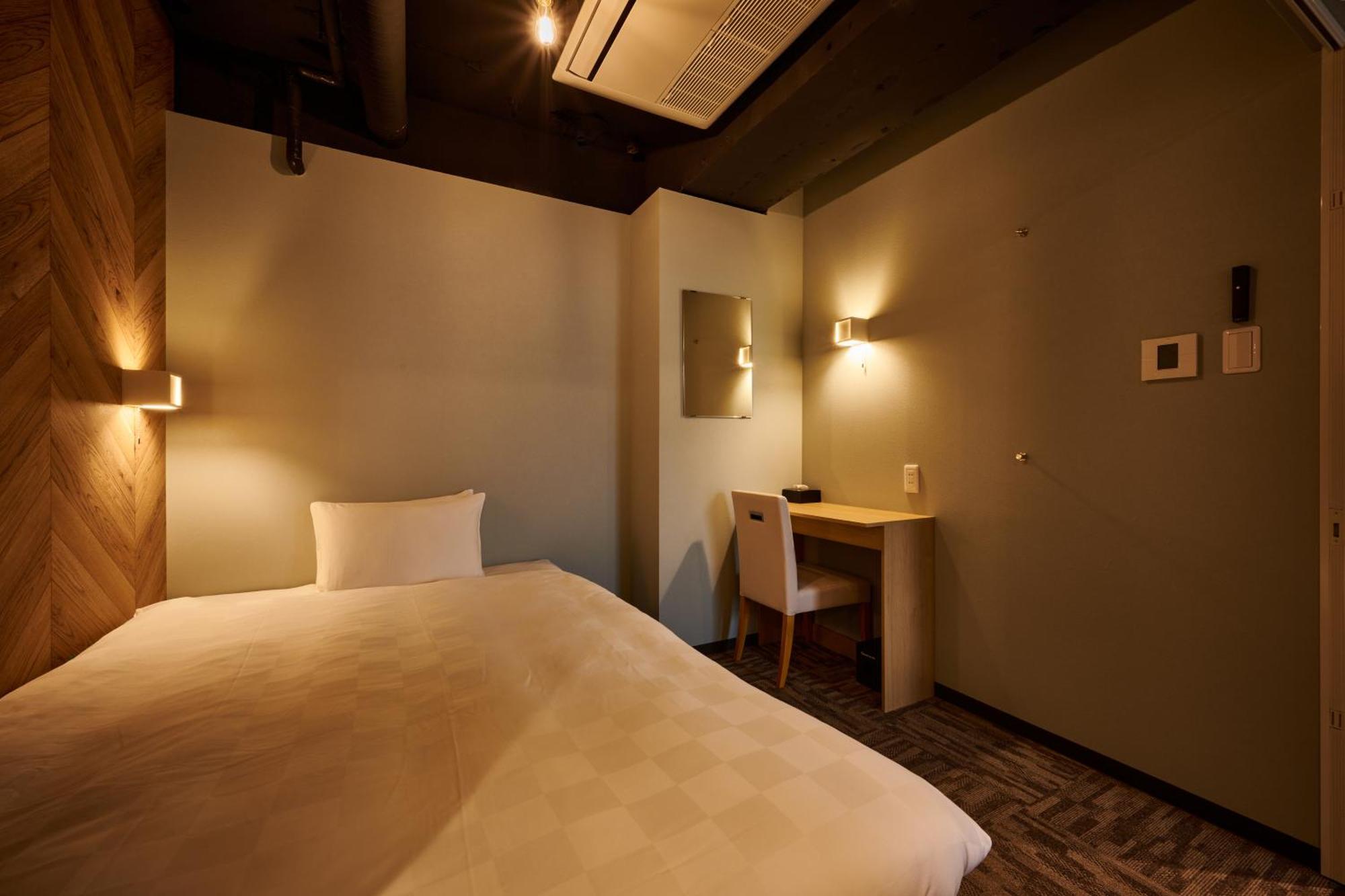 Capsule Hotel Continue Nijojokita Кіото Екстер'єр фото